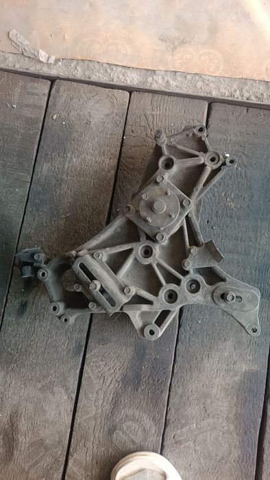 Запчасти по двигателю