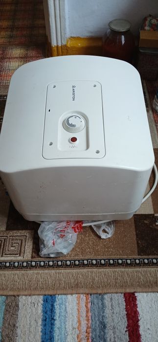 Водонагреватель Аристон