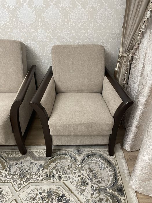 Продам диван два кресла