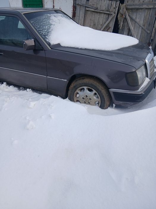 Продам мерседес 124.