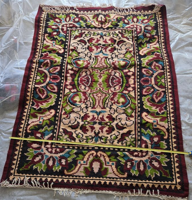 Covor vechi tradițional