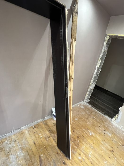 Интериорна врата с первази и каса