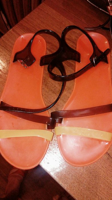 Пляжные сандалии