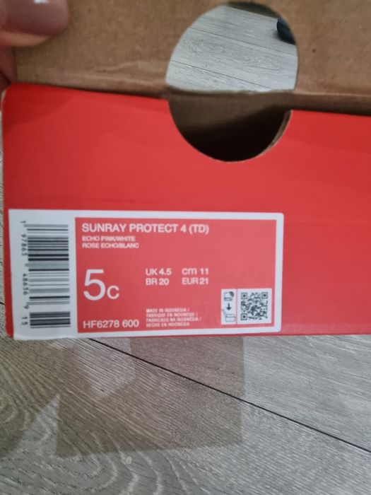 Чисто нови ортопедични бебешки сандали NIKE