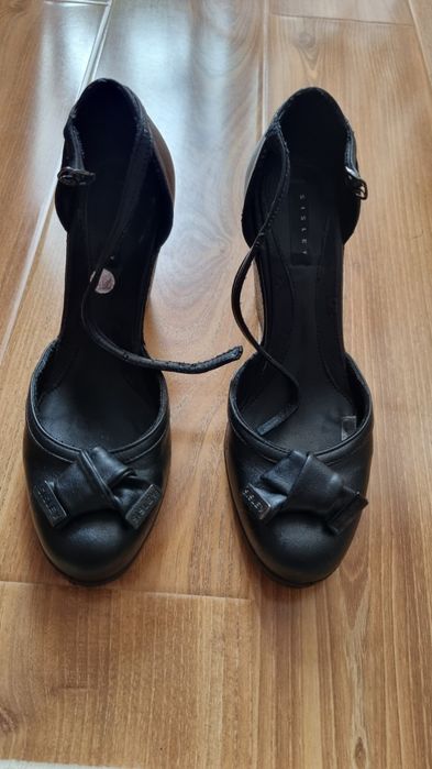 Pantofi de piele