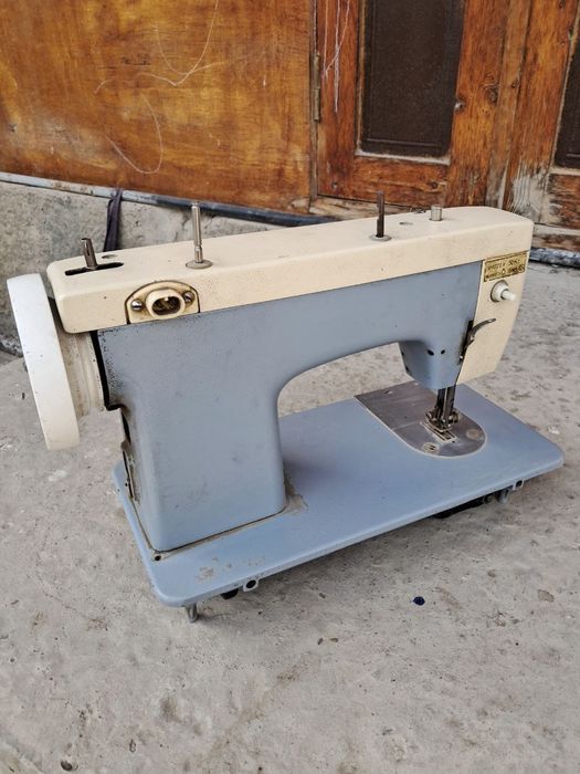 Тикув машинка Чайка 132 м сотилади.