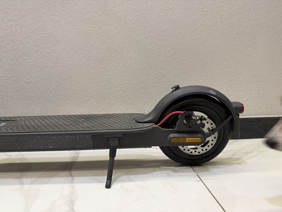 Продам электросамокат Xiaomi