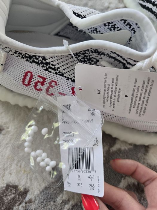 Yeezy 350 boost, marimea 44, noi, cu etichetă