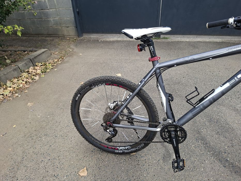 Bicicleta Bulls, frane hidraulice 
Furca telescopica, maneta blocaj