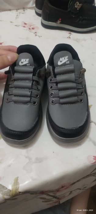 Продаю детскую обувь