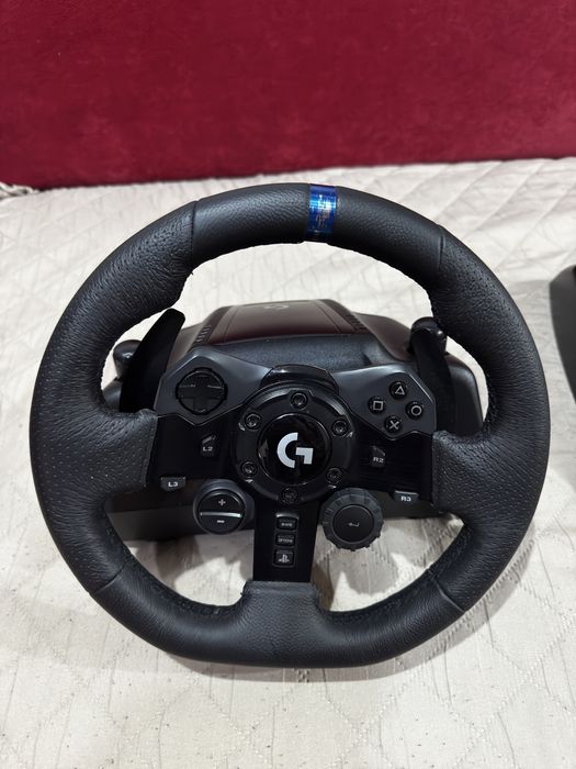 Volan Gaming Logitech G923 + Pedale + Schimbător – PC & PS4/PS5