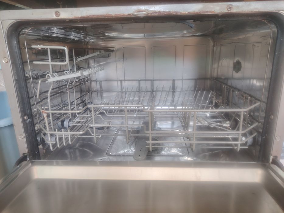 Продам посудомоечную машину