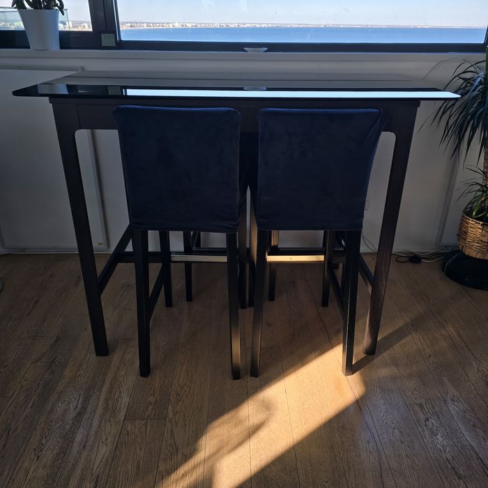 Masa tip bar cu 4 scaune