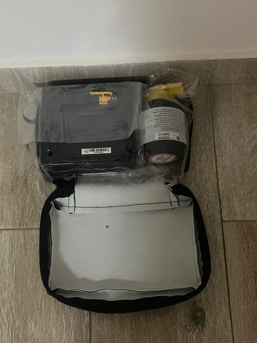 Kit pană auto + compresor cu alimentare la brichetă – Nou, în husă!