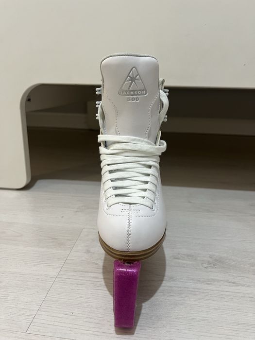 Срочно  торг Коньки  с набором 8  1/3 jackson500