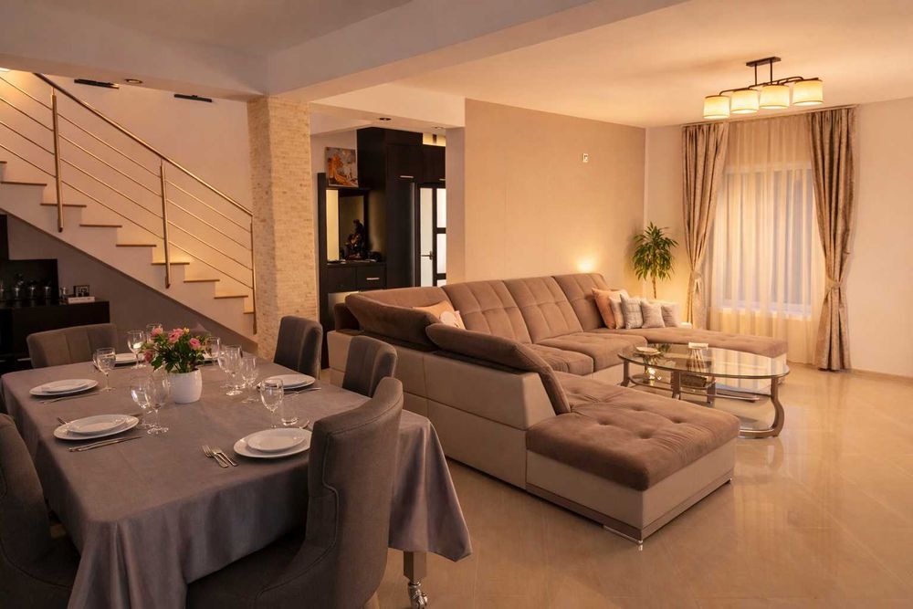 Vilă modernă elegantă în Ploieștiori (Blejoi) | 600 mp teren | Complet mobilată | Șemineu | 3 băi | Gata de mutare
