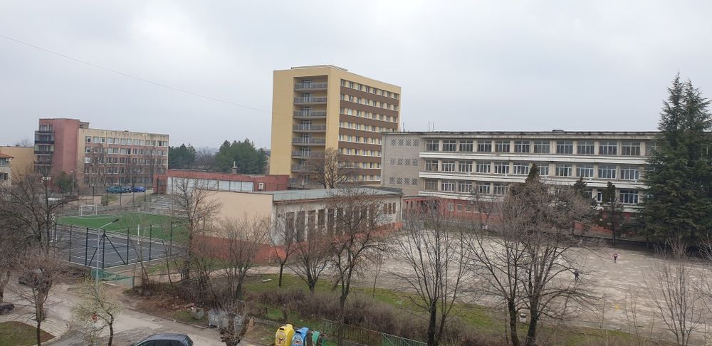 Дава се под наем Тристаен апартамент в Хасково, Любен Каравелов - 70 кв.м за 306 € - Снимка #14