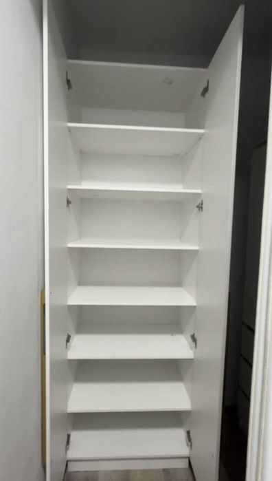 Продам шкаф белый