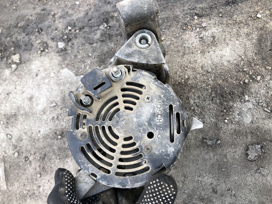 Продам генератор опель вектра б 2 литра