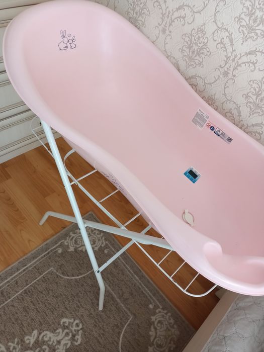 Продам ванночку с подставкой