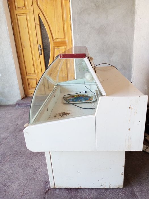 Do'konlar uchun yaxshi xolodilnik sotiladi