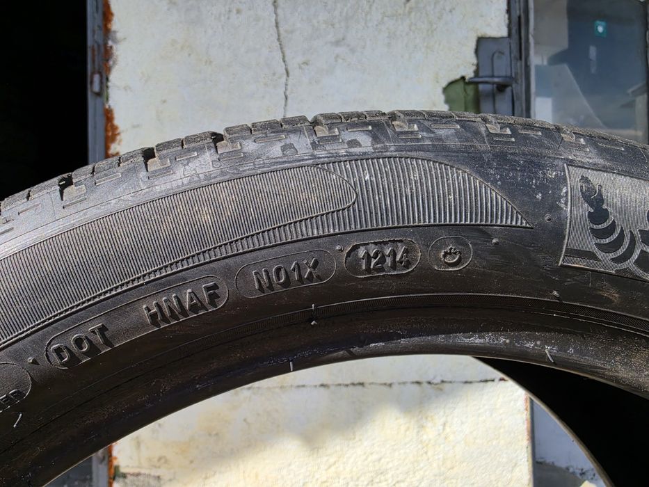 2 бр. всесезонни гуми 245/45/20 Michelin MXV4 7 mm DOT1214