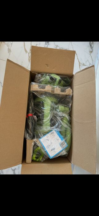 Перяща прахосмукачка / Аквасмукачка за тапицерии и петна Bissell Little Green (4098N)