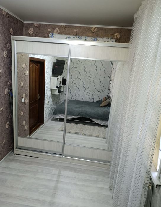 Шкаф купе с зеркалом