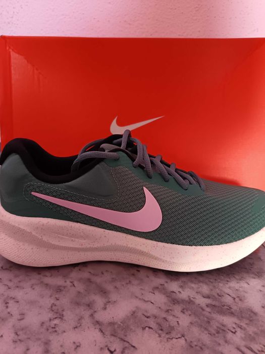 Маратонки Nike, зелени, 40 номер