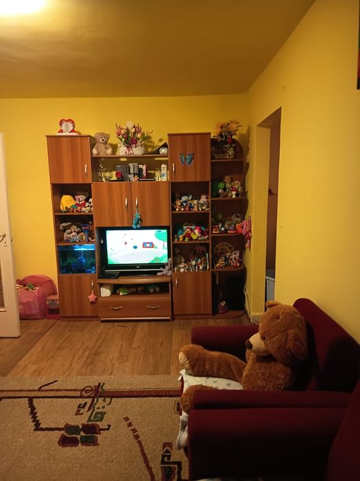 Închiriez apartament cu 2 camere din 01 Aprilie