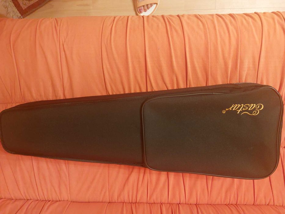 Продавам нова цигулка EASTAR размер 4/4, 200лев