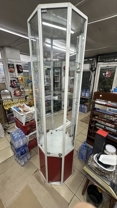 Витрина стеклянная