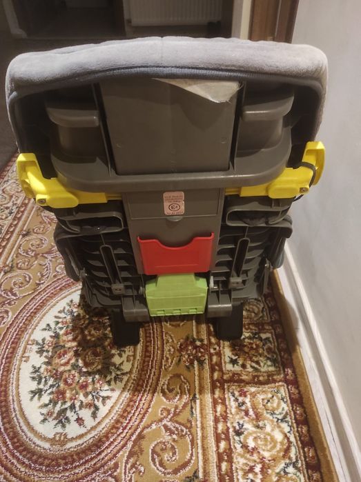 Scaun auto copii PRIMII PASI