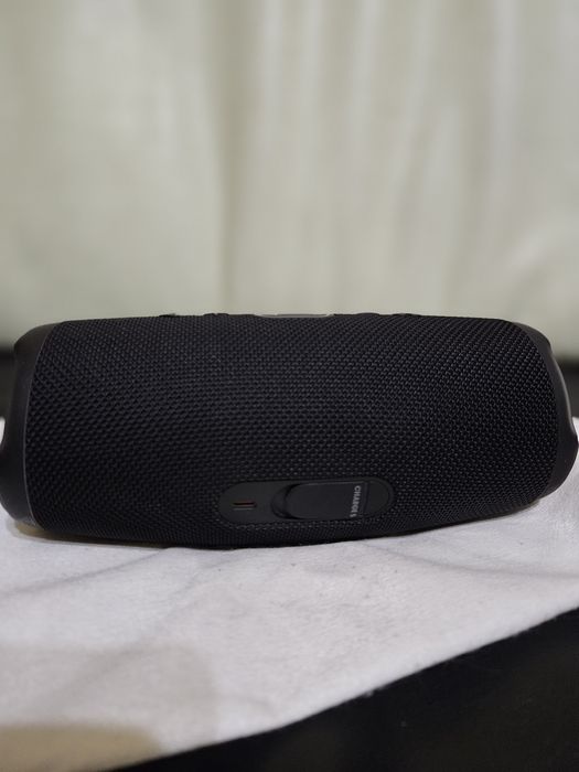 Vând Boxă JBL CHARGE 5 în stare bună