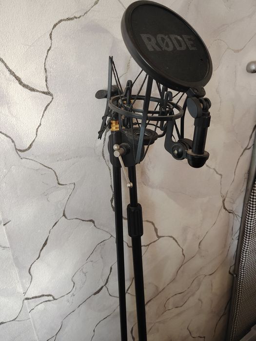 Rode nt-2 A  and Focusrite solo nd 2 gen