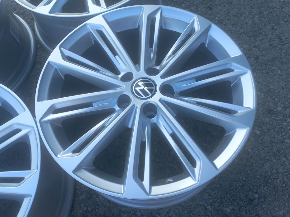 18"Verona 8j et35 Vw Golf Passat Tiguan Touran Caddy T-Roc Seat Skoda Чисто Нови.