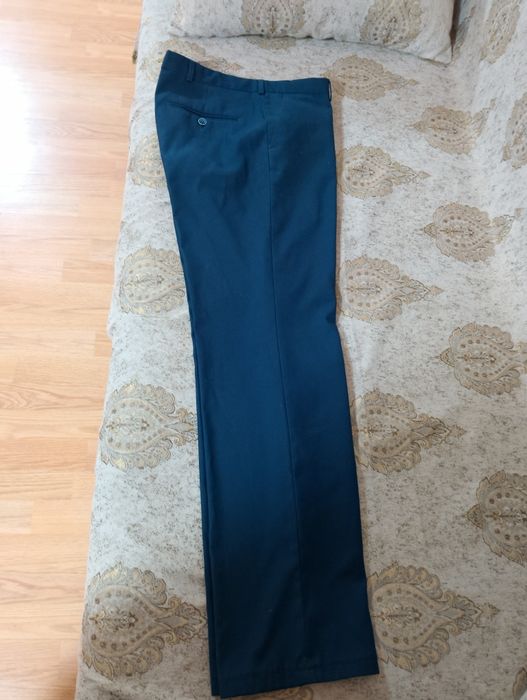 Срочно продам школьные брюки