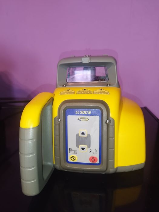 Nivela laser rotativa Spectra LL300s