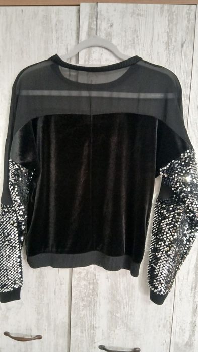 Елегантна блуза с пайети размер М