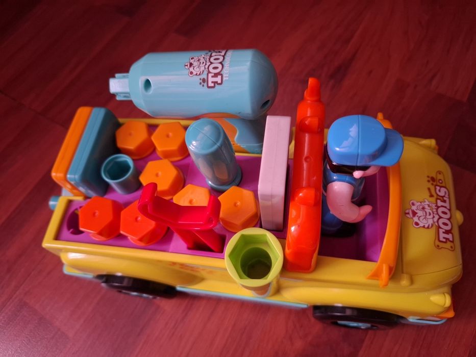 Set de joaca Hola - Camionul plin cu scule al micului mecanic, cu lumini si sunete