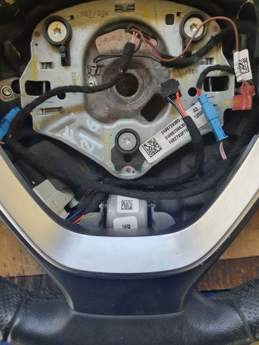 Volan sport cu vibratii,padele,asistenta banda bmw x3 f25,x4 f26