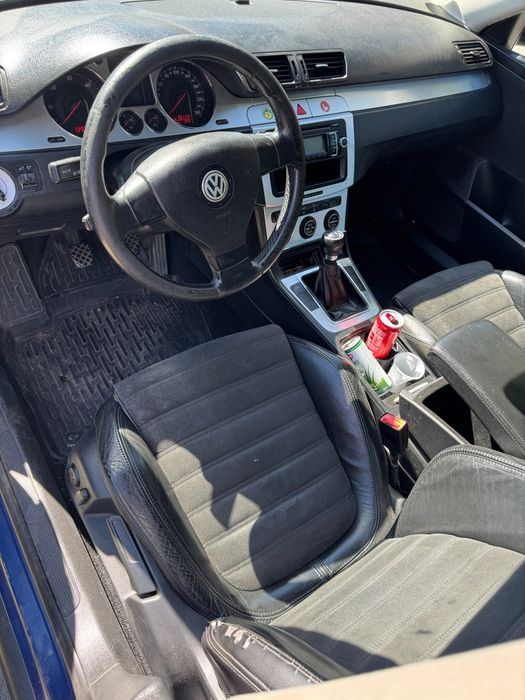 Vând Volkswagen Passat B6
