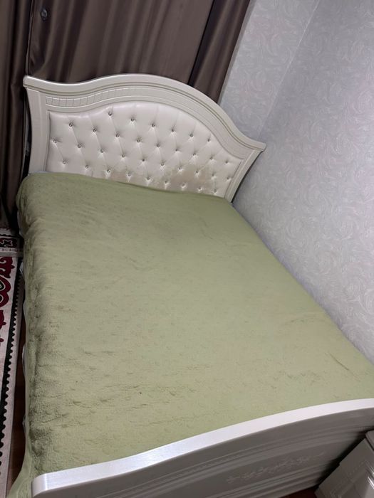 Продам спальный гарниртур