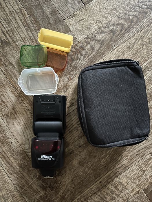 SB 700 nikon blit