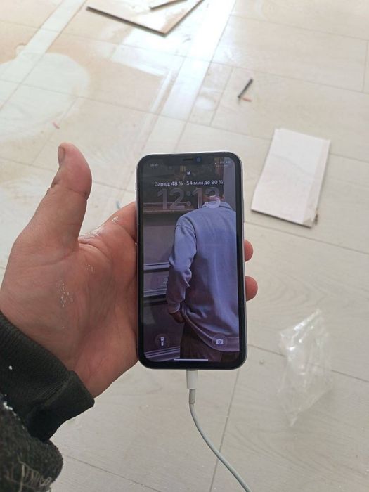 Iphone 11  sotiladi