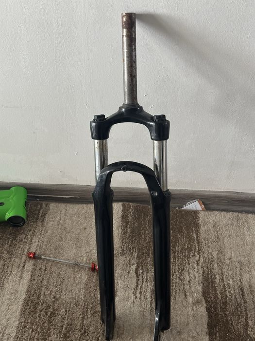 Furca sr suntour 29inch 100mm merge bine