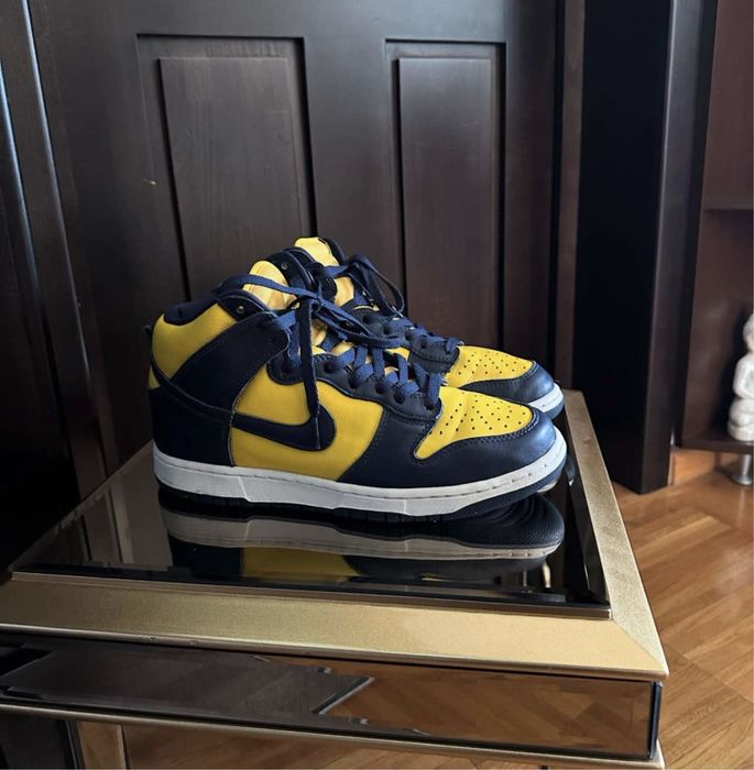 Nike dunk high michigan