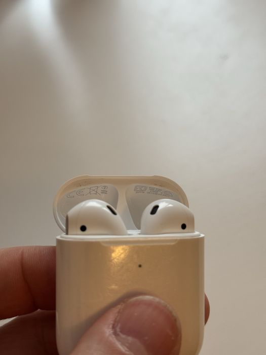 Casti apple airpods 2 (nu pro) cu carcasa wireless a1938