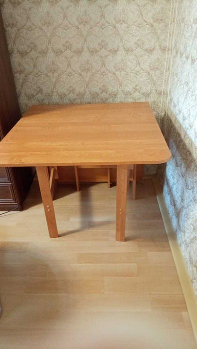 Стол книжка продам