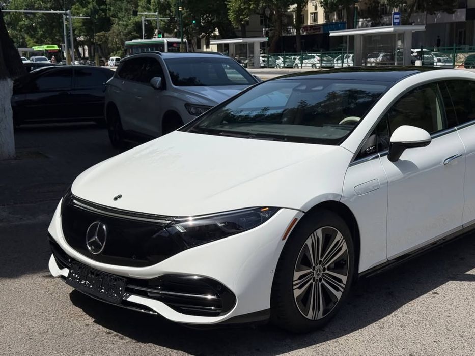 Mercedes Benz Eqs 450+